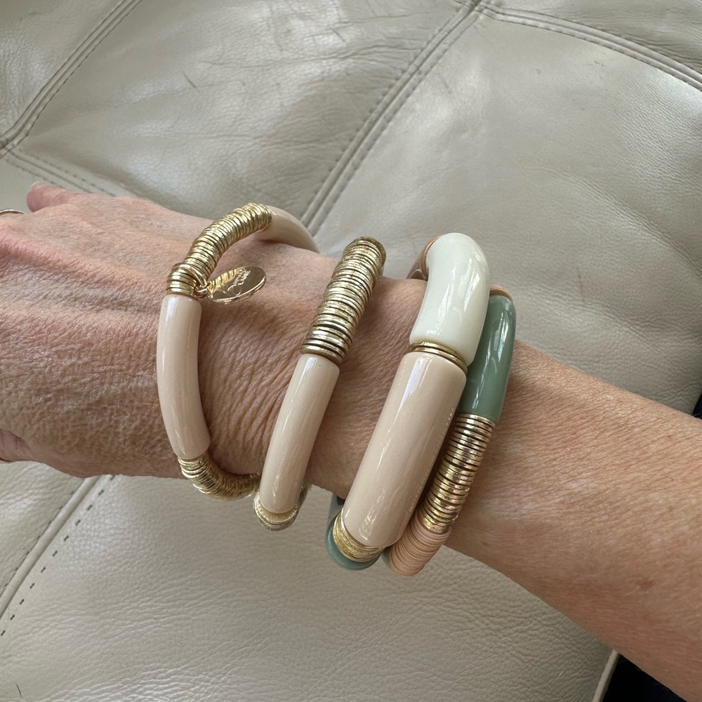 Stylish Multicolor Resin & Gold-Accent Stretch Bracelet Set - Picture 2 of 3